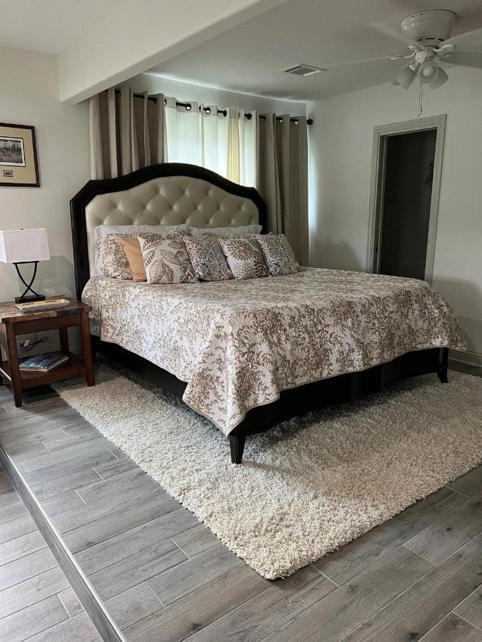 Kingwood Cottage - 10 Mins From Iah - Lake Front Humble Buitenkant foto