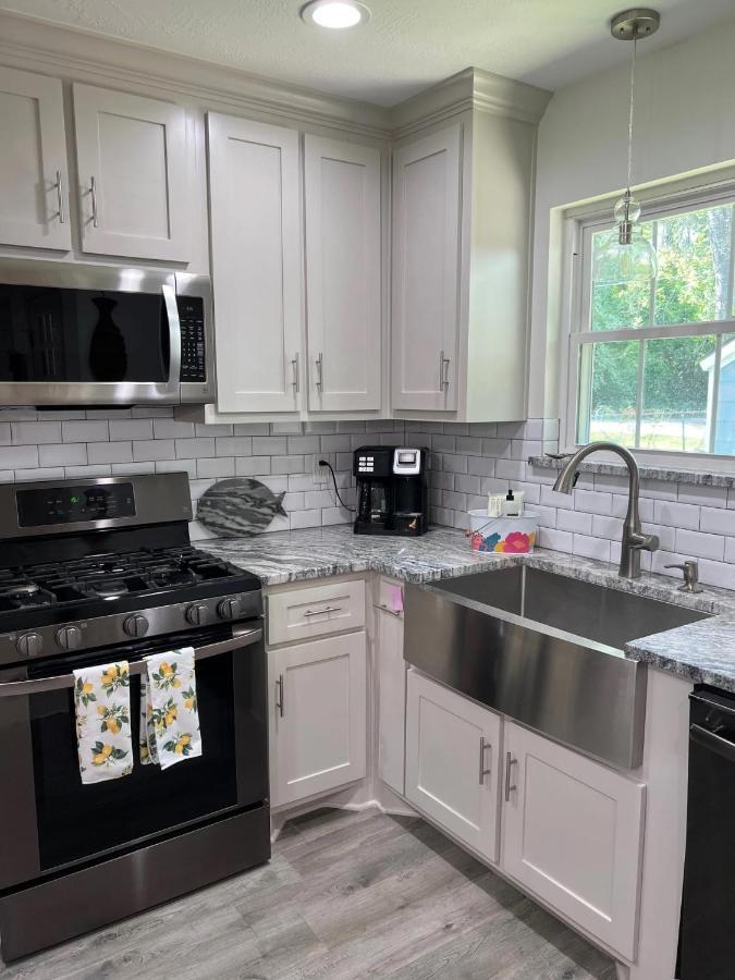 Kingwood Cottage - 10 Mins From Iah - Lake Front Humble Buitenkant foto