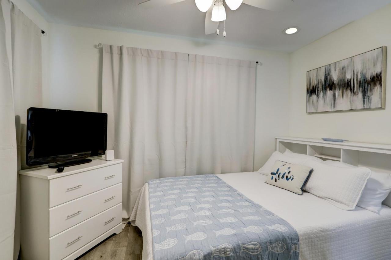 Kingwood Cottage - 10 Mins From Iah - Lake Front Humble Buitenkant foto