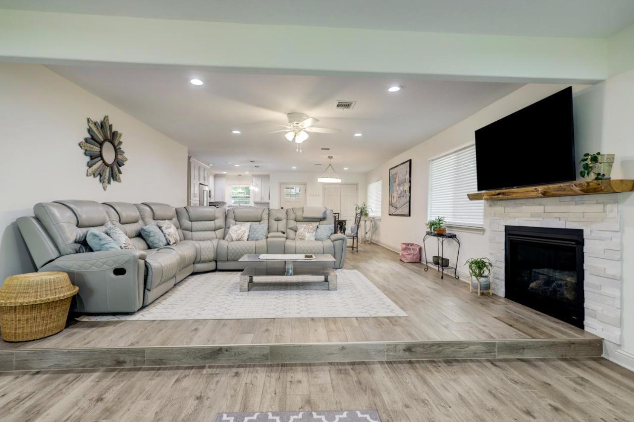 Kingwood Cottage - 10 Mins From Iah - Lake Front Humble Buitenkant foto