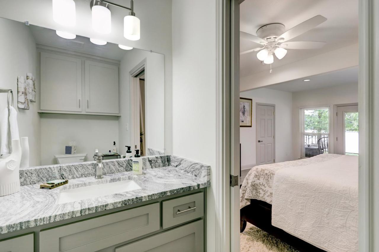 Kingwood Cottage - 10 Mins From Iah - Lake Front Humble Buitenkant foto