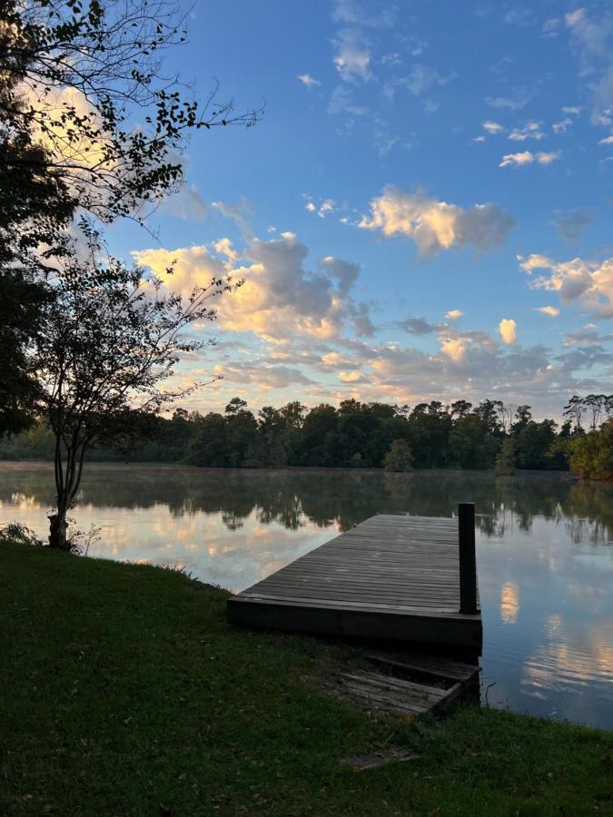 Kingwood Cottage - 10 Mins From Iah - Lake Front Humble Buitenkant foto